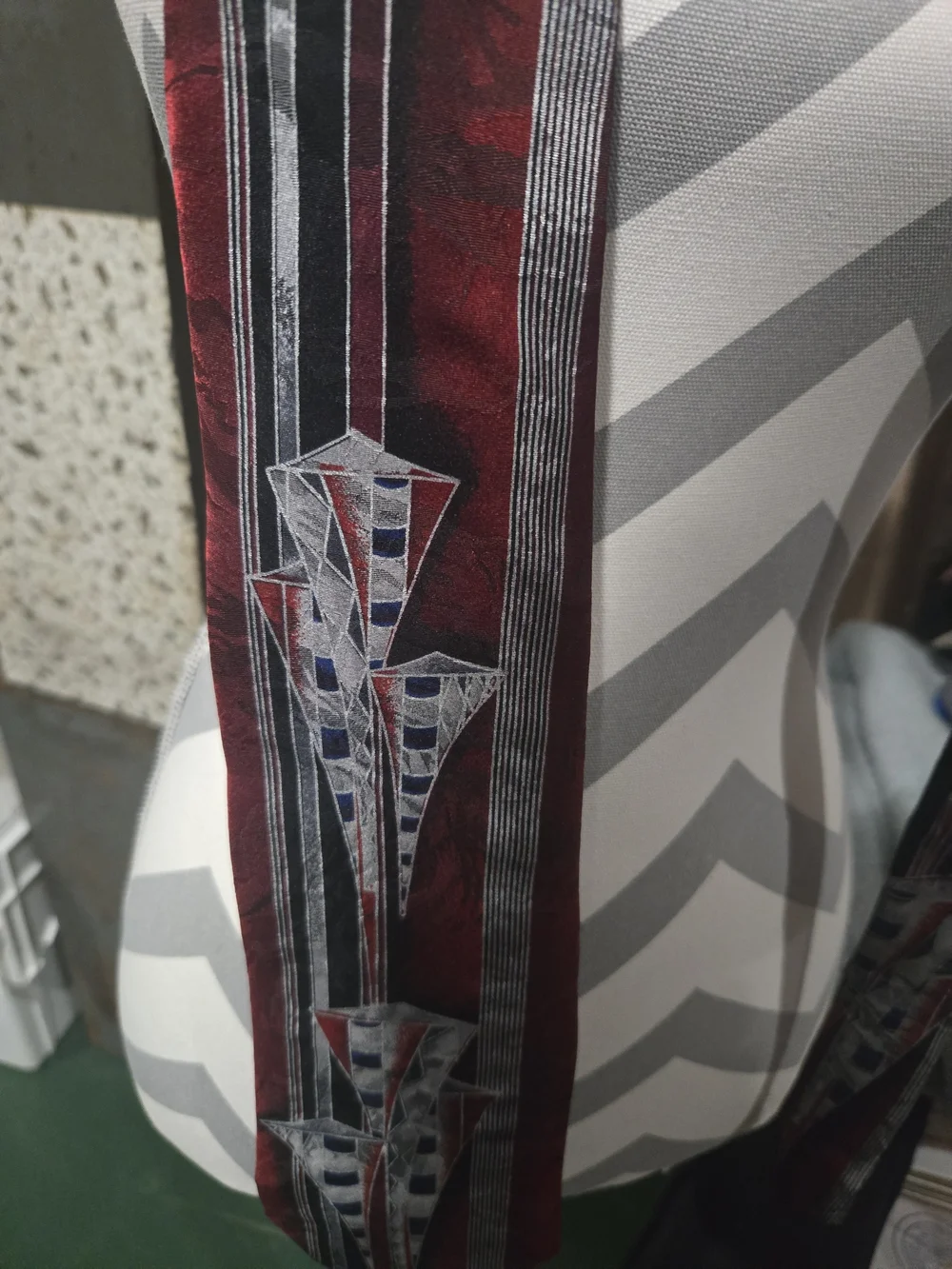 Conte Di Milano Slim Burgundy and Black Silk Tie with Geometric Motif